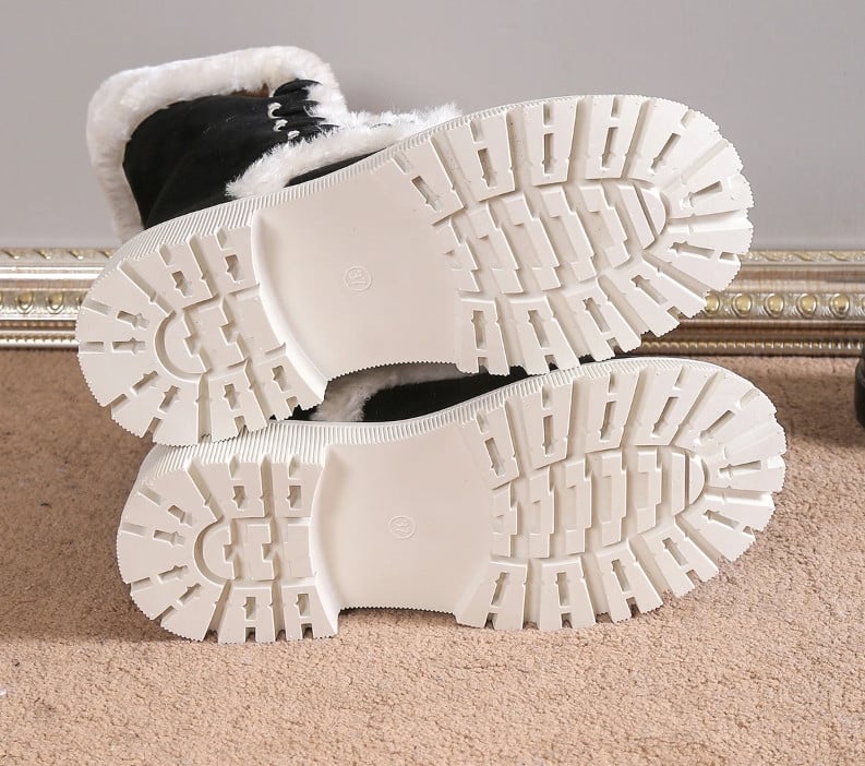 SafeStep™ Women’s Non-Slip Mid-Calf Cotton Boots – Warm, Supportive, Everyday Wear