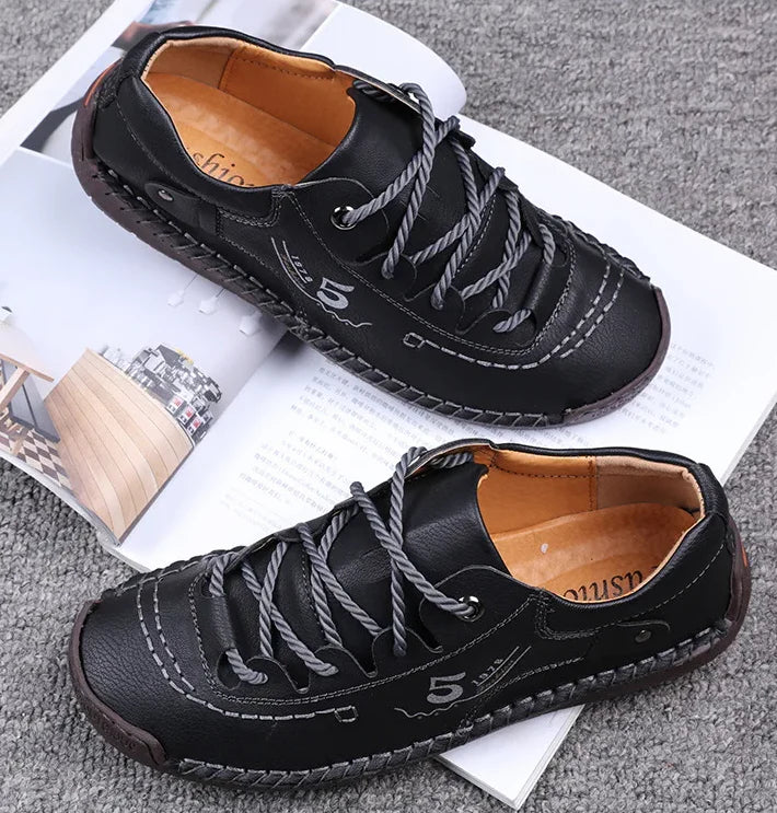 WalkEase™ Men’s Handmade Non-Slip Leather Sneakers – All-Day Comfort