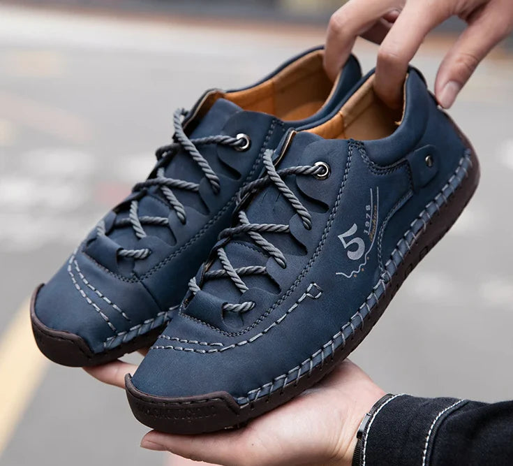 WalkEase™ Men’s Handmade Non-Slip Leather Sneakers – All-Day Comfort