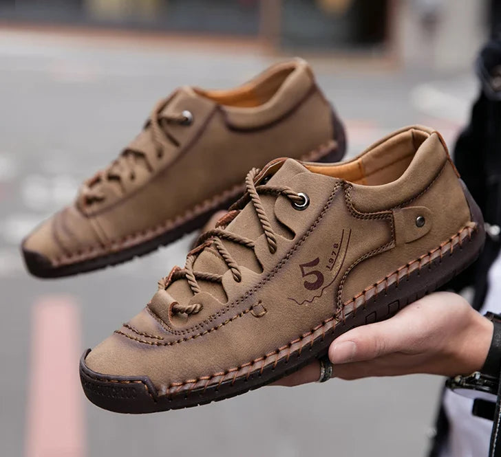 WalkEase™ Men’s Handmade Non-Slip Leather Sneakers – All-Day Comfort
