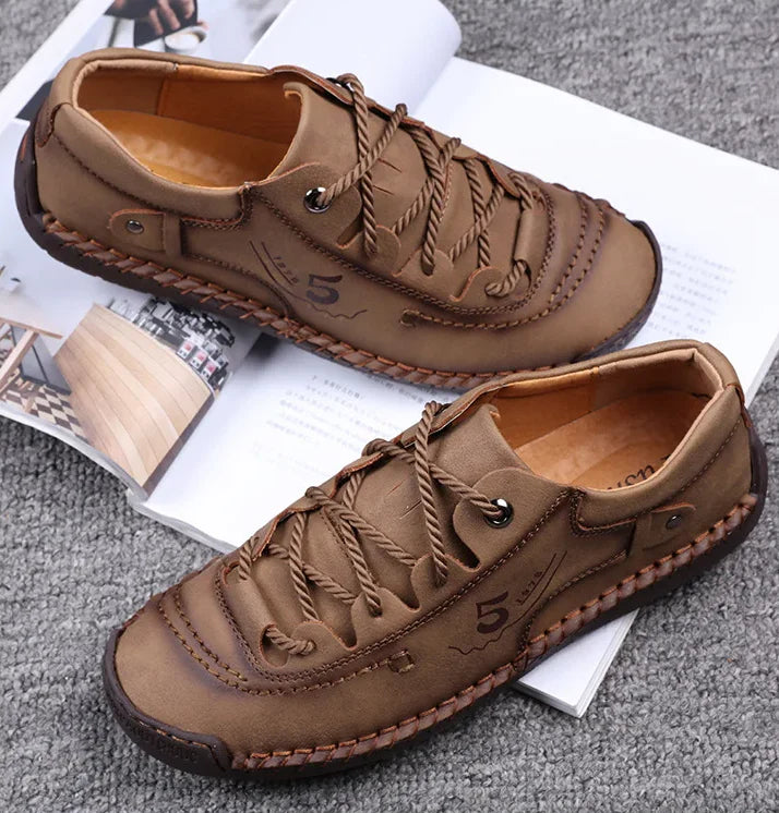 WalkEase™ Men’s Handmade Non-Slip Leather Sneakers – All-Day Comfort